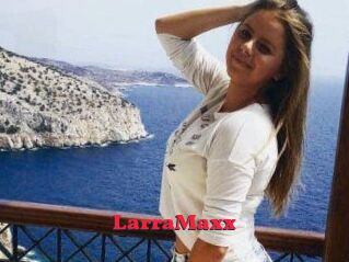 LarraMaxx