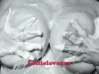 Lottielovexxx